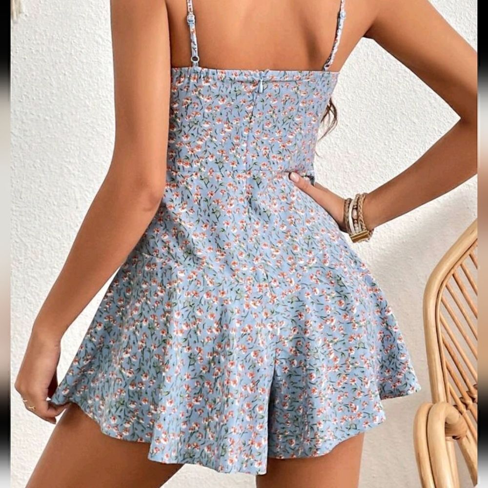Floral Print Romper NWOT - Picture 2 of 4